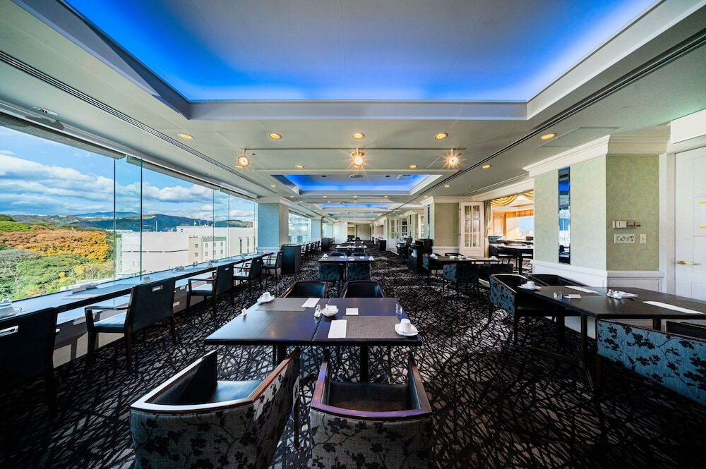 松山の中心街に位置するハイクラスな好立地ホテル4266656