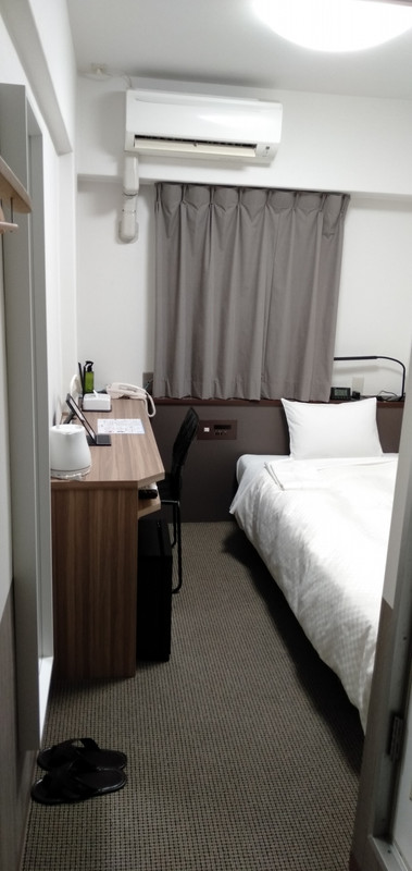 すでに バルサン臭い・・・