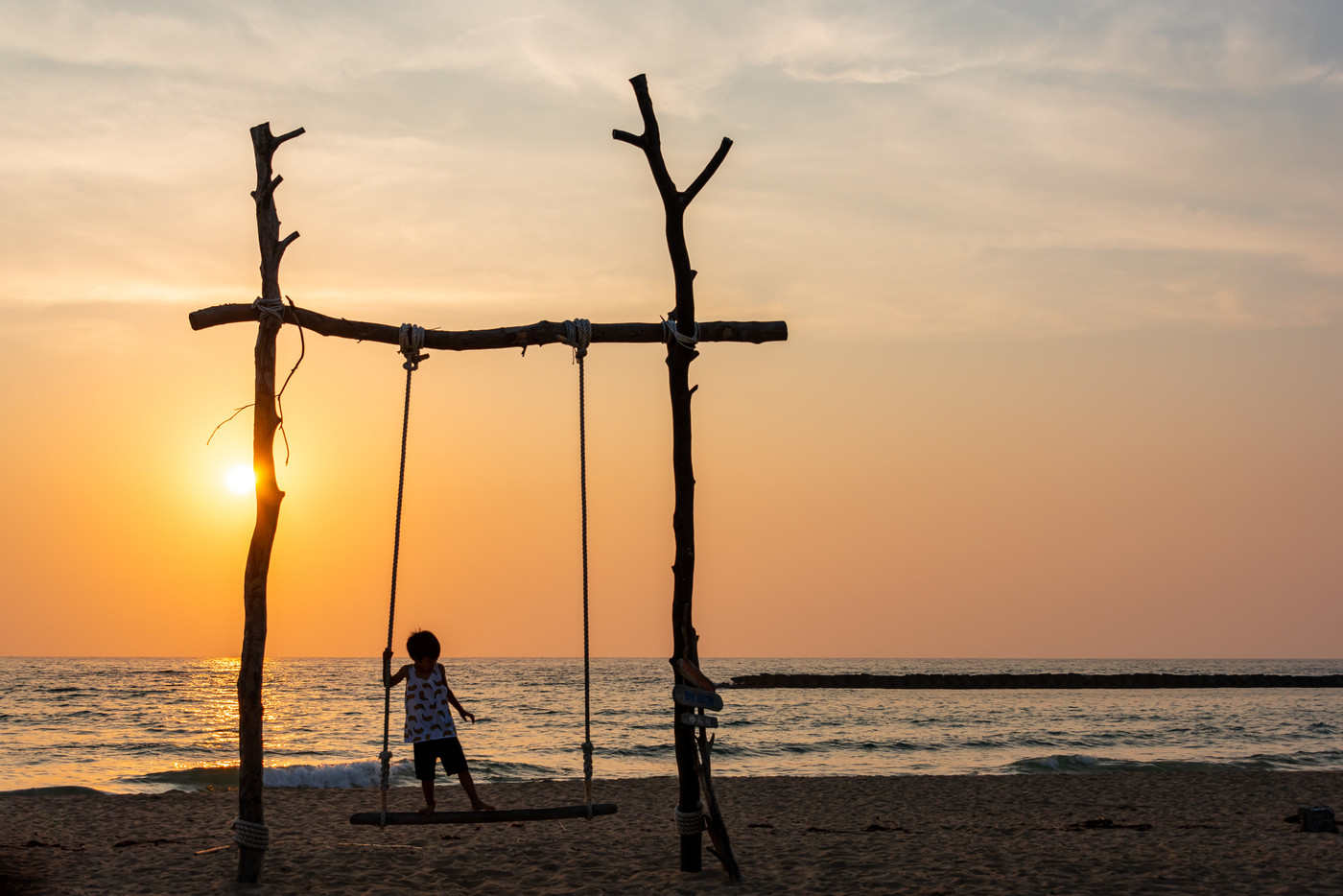 《京都府》夕日ヶ浦海岸　ビーチブランコゆらり
