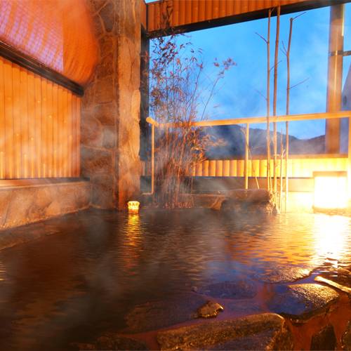 客室露天風呂で
まったり朝の湯あみ / 1