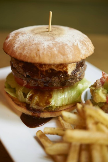 「E・A・T」料理 916484 EAT BURGER !! With guakamore