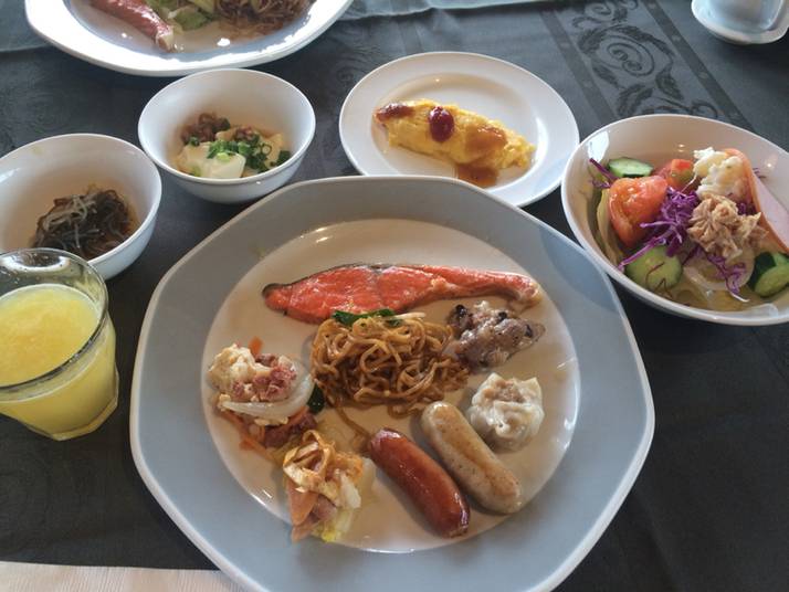 飲茶の朝食で
朝から元気に！ / 5