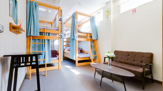 4 人部屋 共用バスルーム