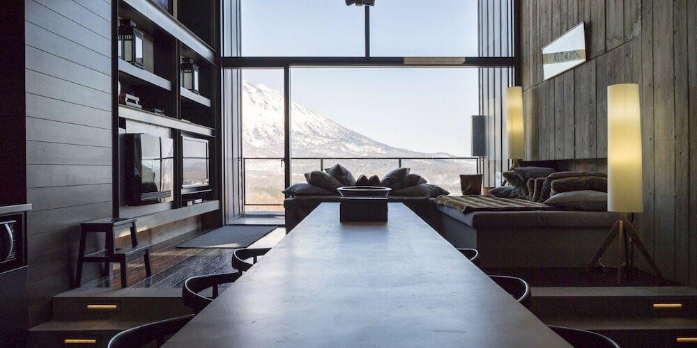 客室内のダイニングエリア