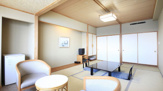 [海側眺望] 本館和室10畳 / 最大5名迄