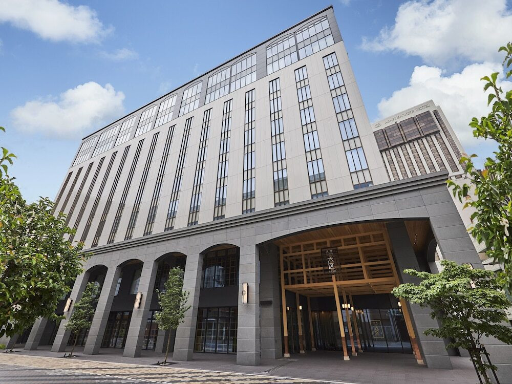 館内の檜舞台で、気軽に伝統芸能体験を4070702