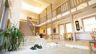 内部エントランス / 2