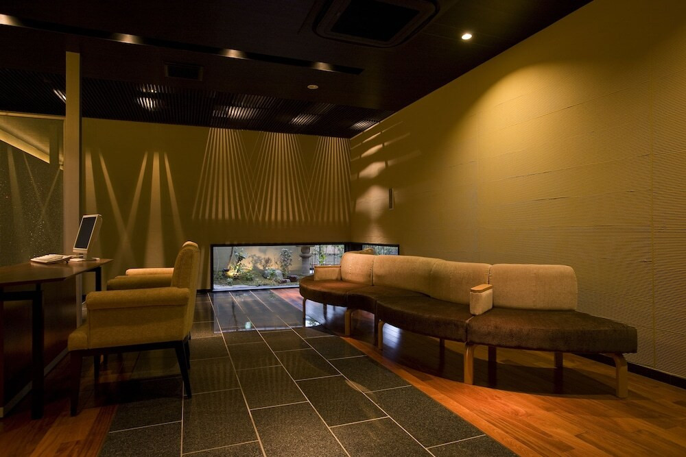 ロビーラウンジ