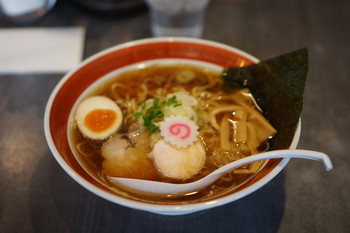 「ソラノイロ Japanese soup noodle free style 本店」料理 600339 中華そば（醤油味８００円）