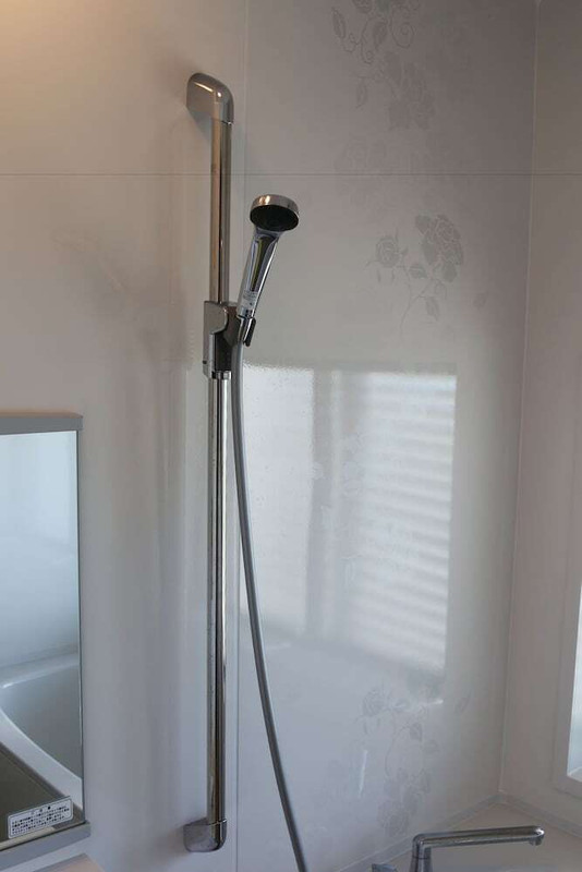 バスルームのシャワー