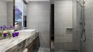 温泉ビューバス付 キングベッド1台 禁煙 レイクビュー