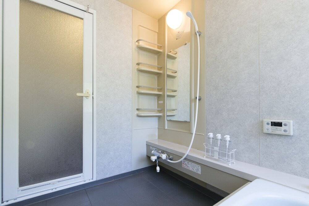 バスルームのシャワー