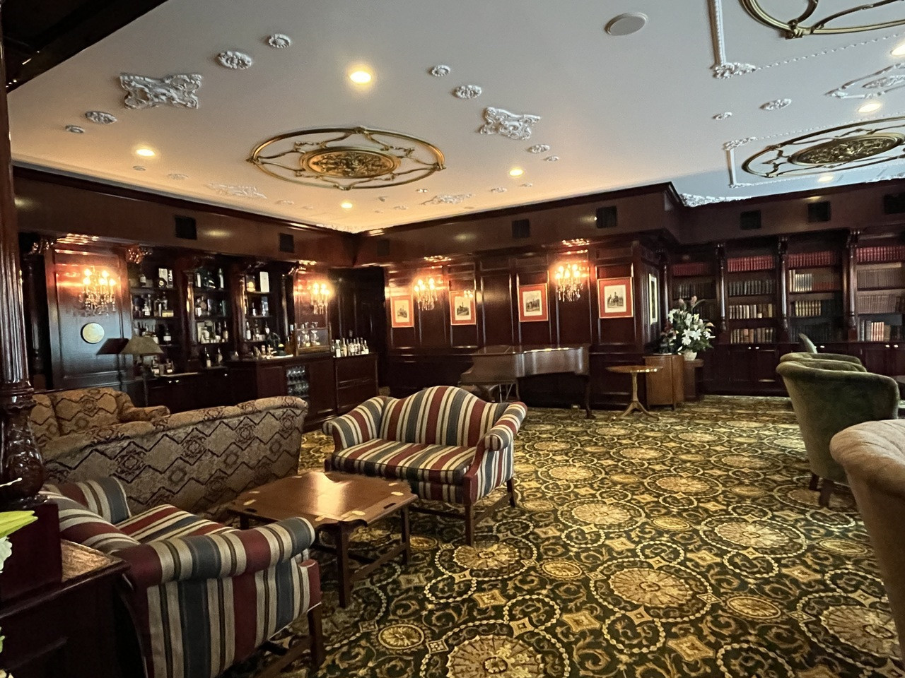 イギリスを食べて、飲んで、楽しめる！3665537