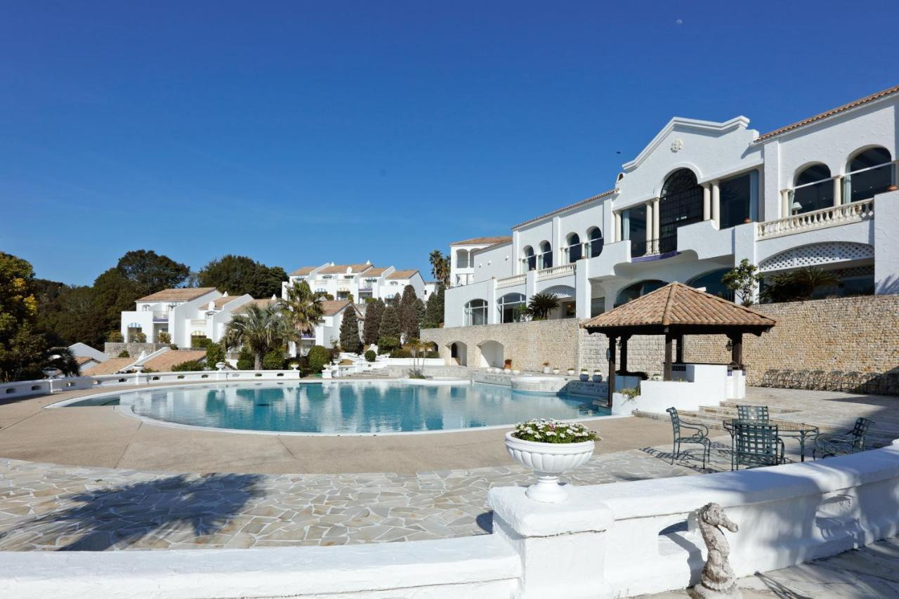 プール付き高級ホテルで旅をさらに楽しく忘れられない思い出に3360623