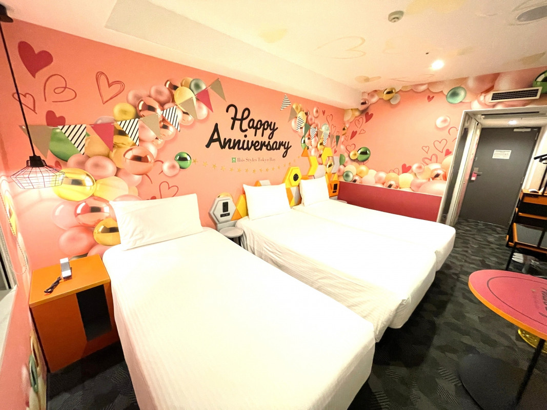 ピンクのお部屋でかわいらしい