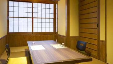 旅館のお食事処 / 25