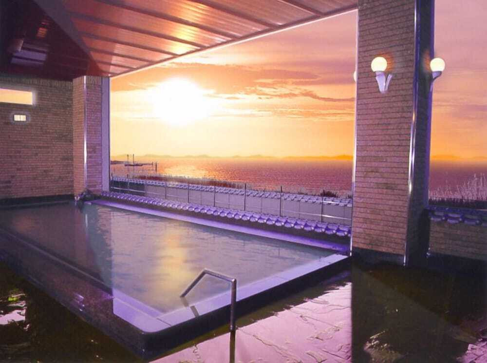 まるで湖に浮かんでいるよう！琵琶湖一望の絶景旅館3982492