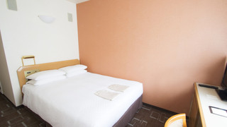 ベーシック ダブルルーム ダブルベッド 1 台 禁煙