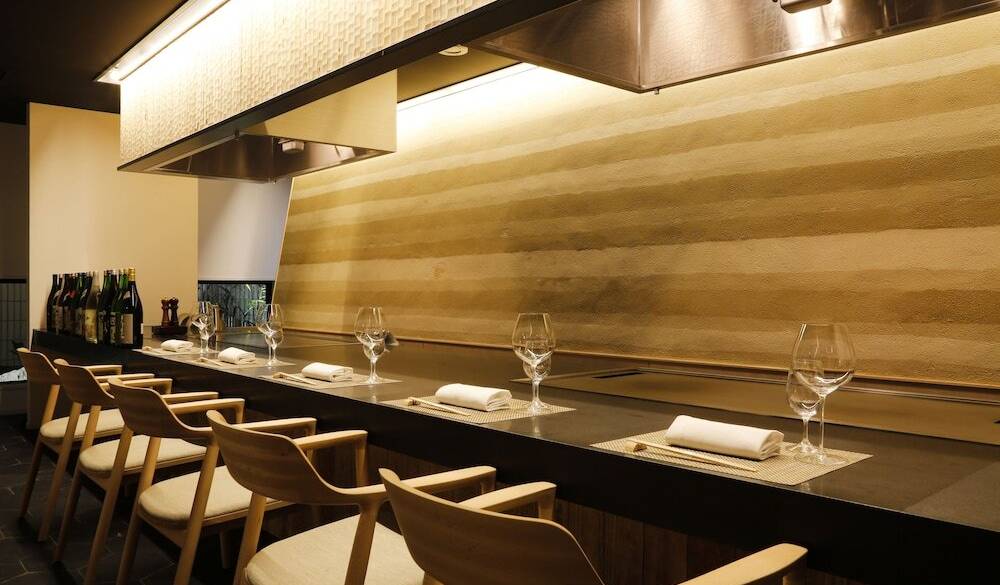 鉄板料理 花六① / 3