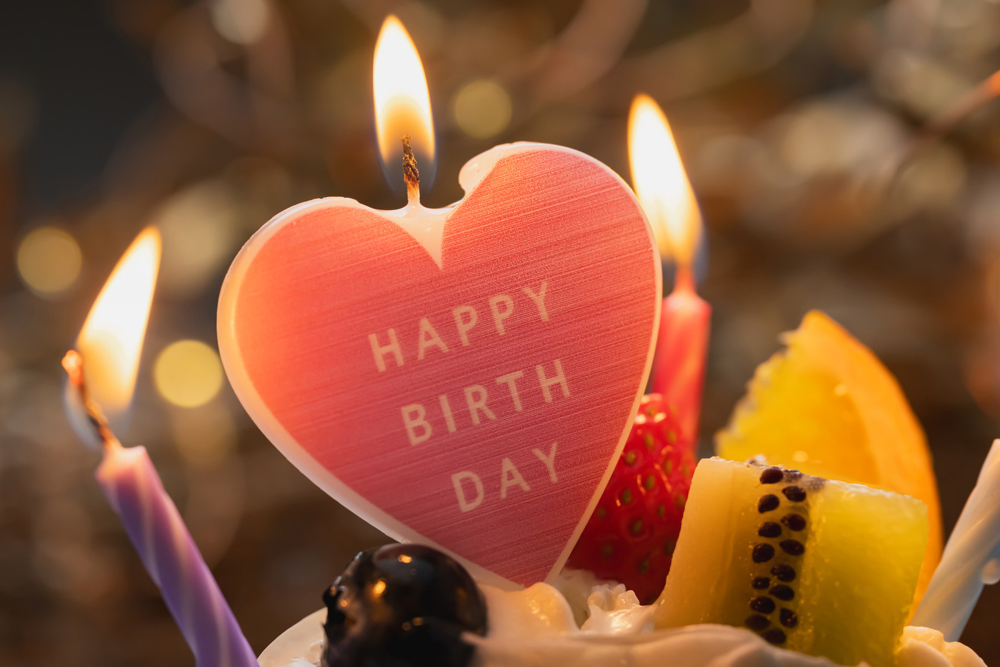 ハッピーバースデー　誕生日ケーキ