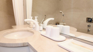 デラックスキングルーム