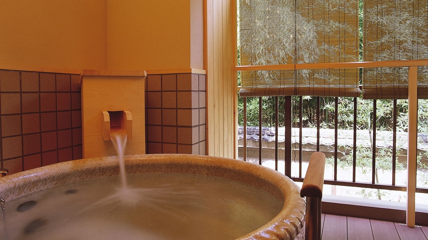 4. 奈良公園に隣接しているクラシカルな「春日ホテル」3564694