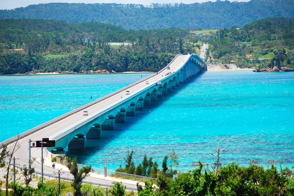 手軽な島旅に♩美しい海と沖縄の原風景が残る「古宇利島」2321697