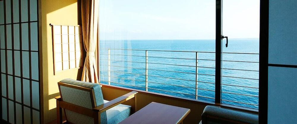 無料ラウンジサービスが充実♪海が見えるお部屋でゆったりステイ4022937