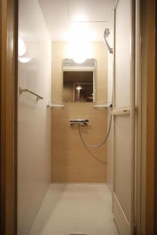 バスルームのシャワー