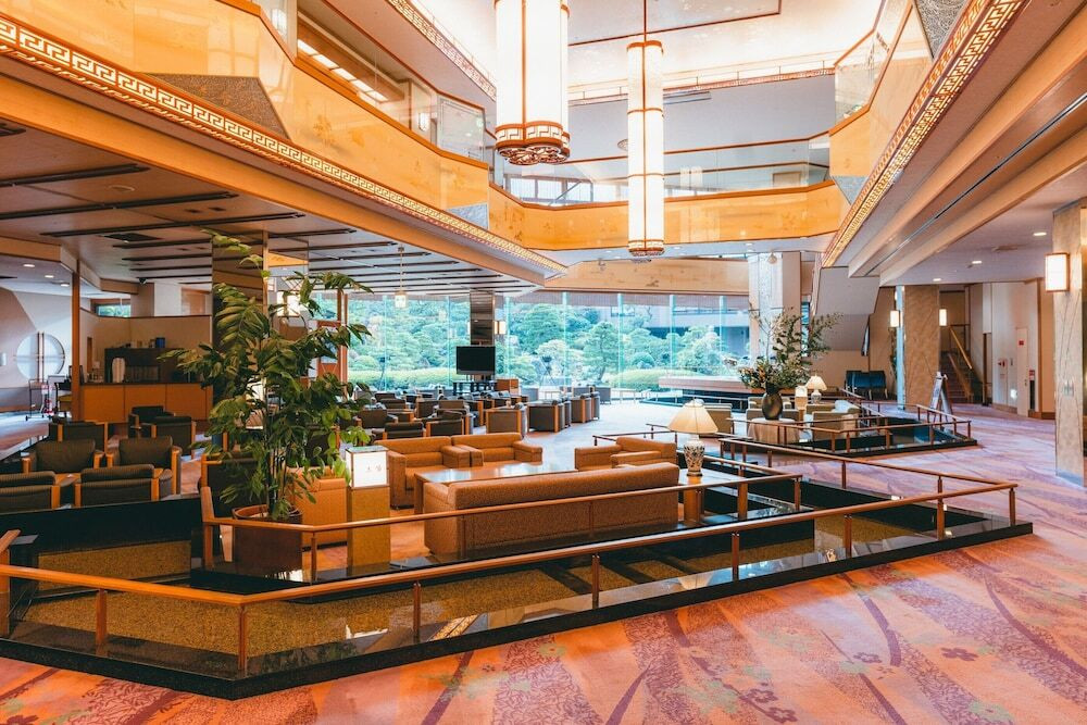 ロビーラウンジ