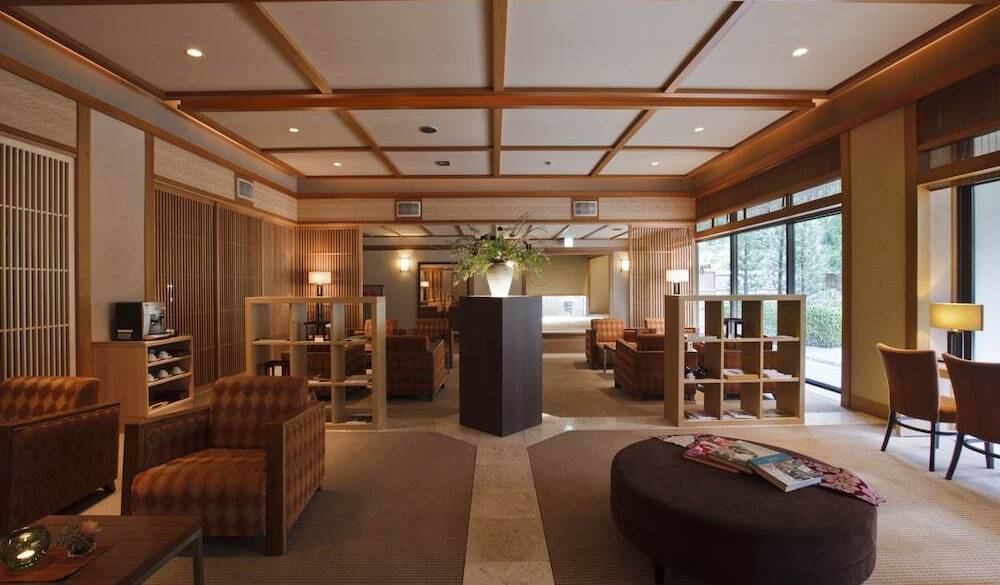 ロビーラウンジ / 1