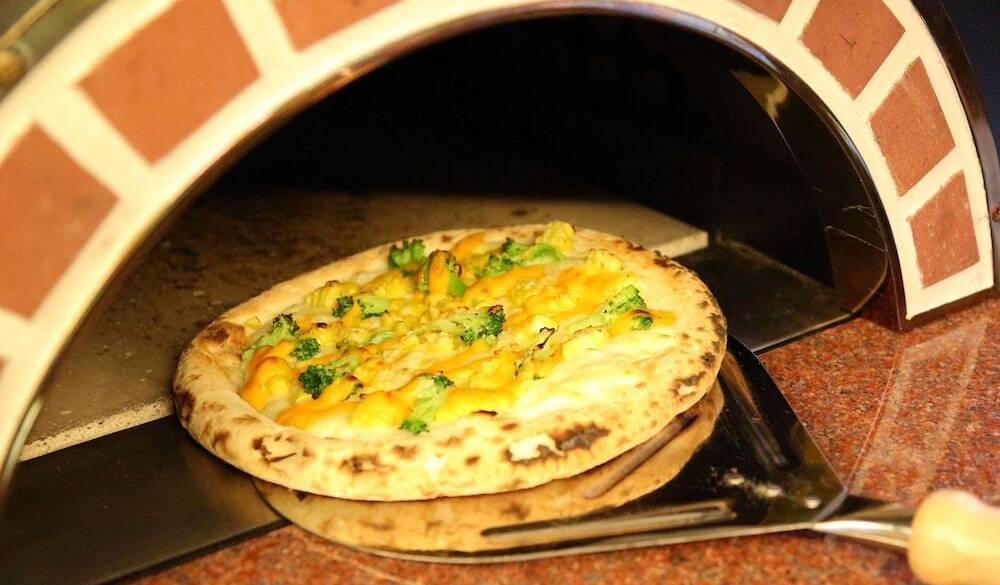 魚沼醤油麹使用　本格ピザ / 4