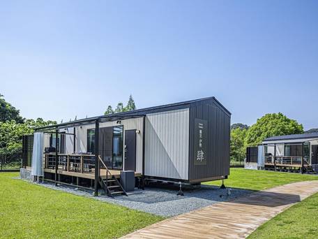 Luxury Trailers 離宮 伊勢 / 2