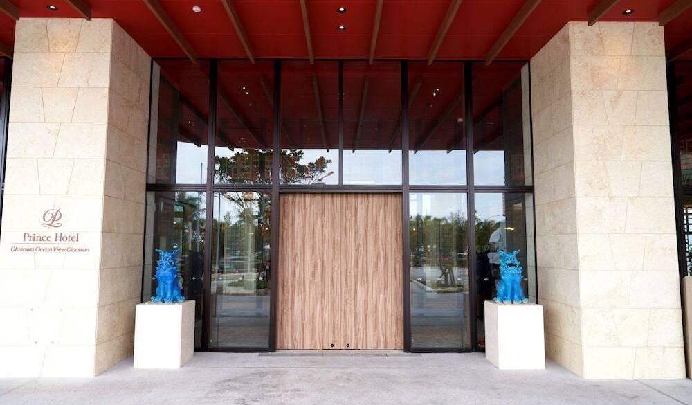 ホテルエントランス / 3