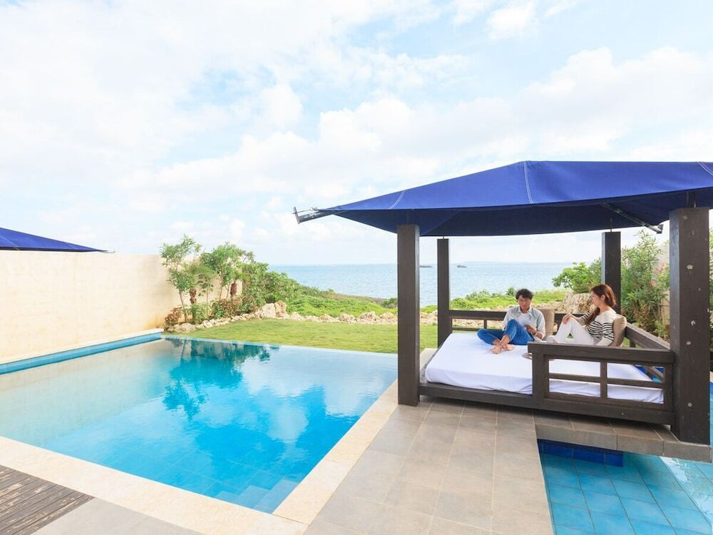 ガゼボ付きプールが嬉しい♪鮮やかな海に癒される極上ステイを満喫3573035