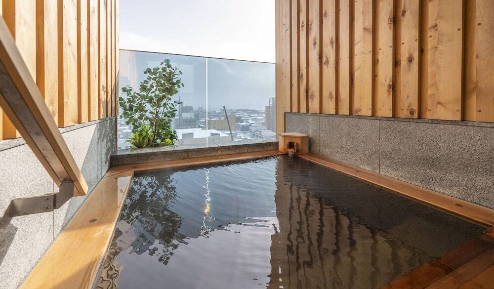 無料貸切風呂／昼の檜風呂 / 2