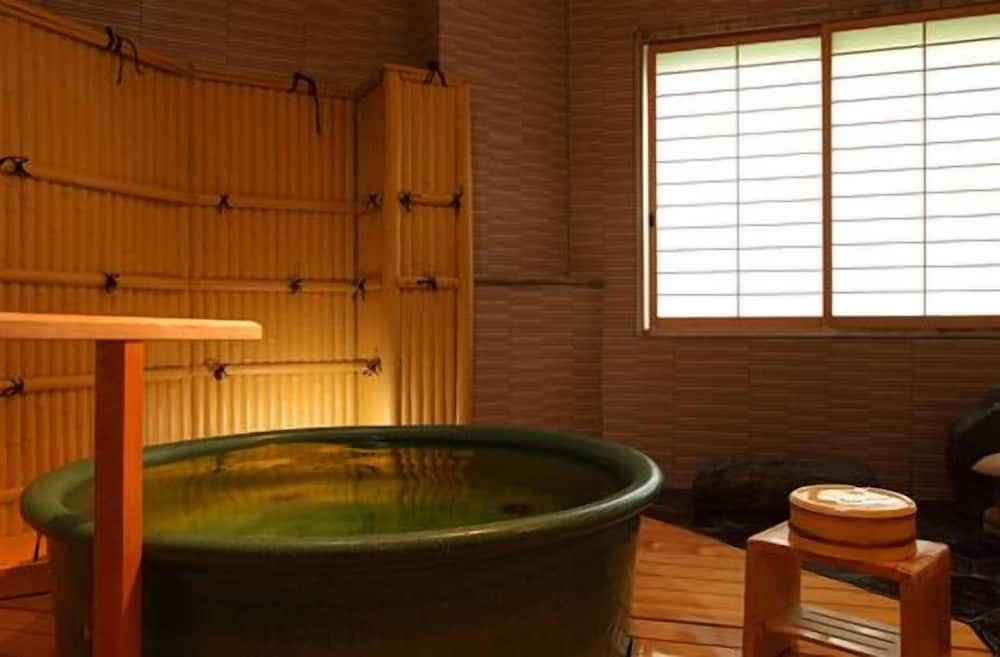 2種の源泉に美食も。大満足の和モダンホテル4248652