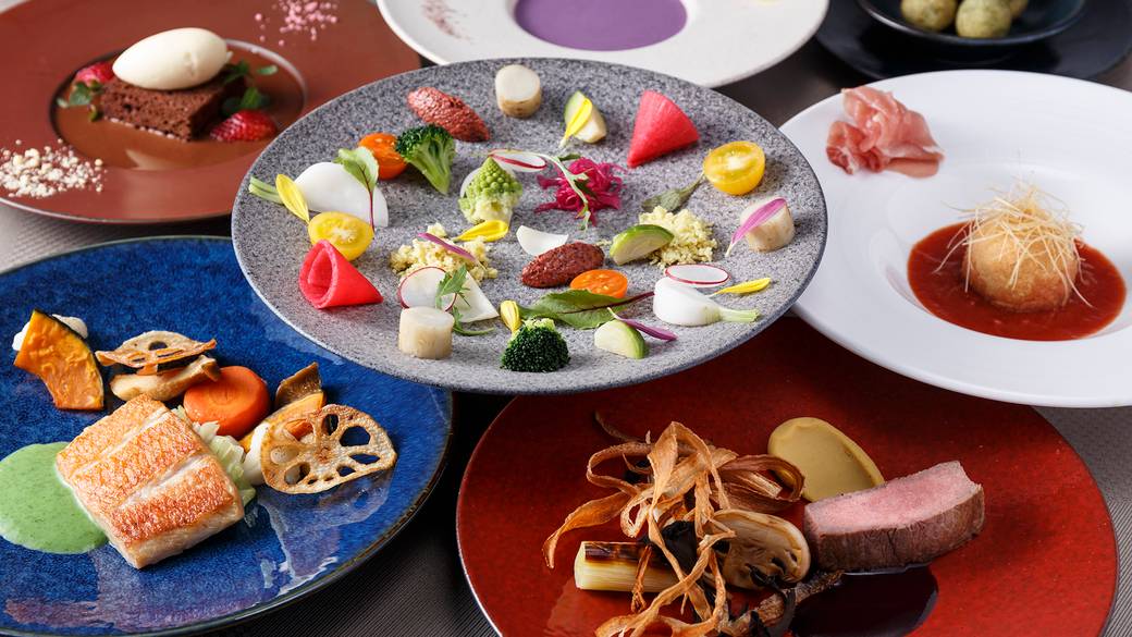 好みのスタイルで楽しむ
特別な夜のディナー / 1