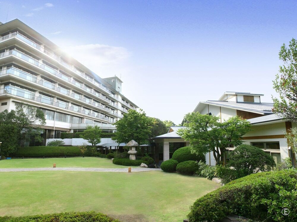 広大な日本庭園のある創業700年の老舗宿4248750