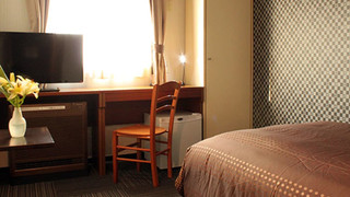 デラックスシングル(定員2名：ベッドサイズ 120 x 195cm) 喫煙可