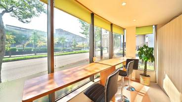 ロビーラウンジ / 3