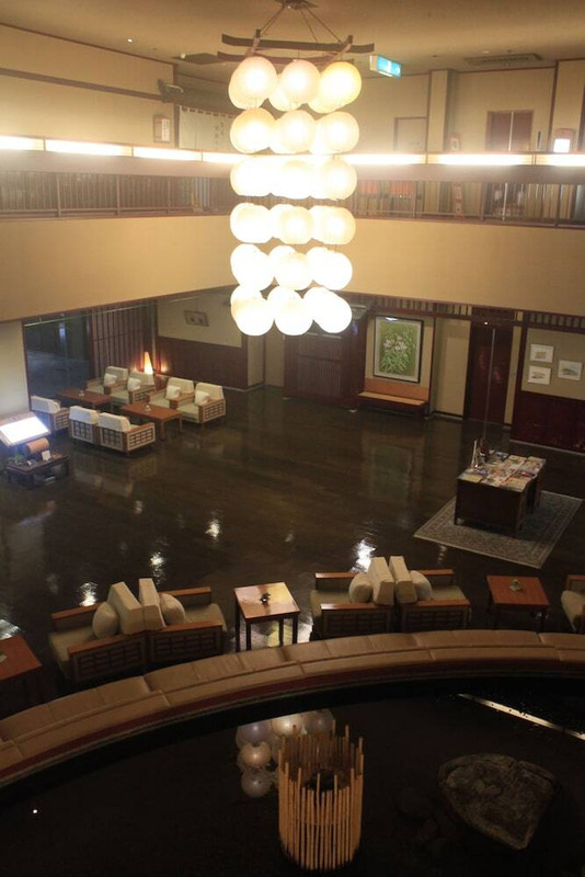 ロビーラウンジ