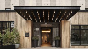 施設の入り口 / 18