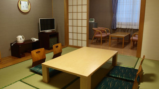和室１０畳　共用バスルーム（南・東向き）  和食膳プラン
