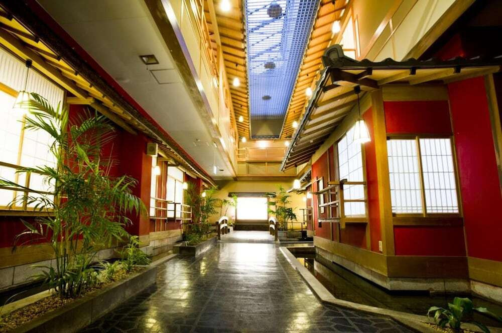 二人の絆を深めよう♡温泉が流れるテーブルでお食事3490042