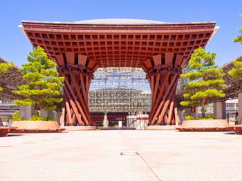 Drum Gate in front of Kanazawa Station on a sunny day