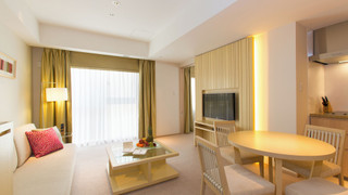 デラックス温泉スイート (コートヤード側)