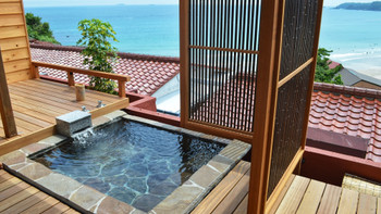 If you are staying with someone, we recommend a room with an open-air bath3658700