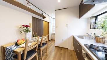 客室内のダイニングエリア / 6