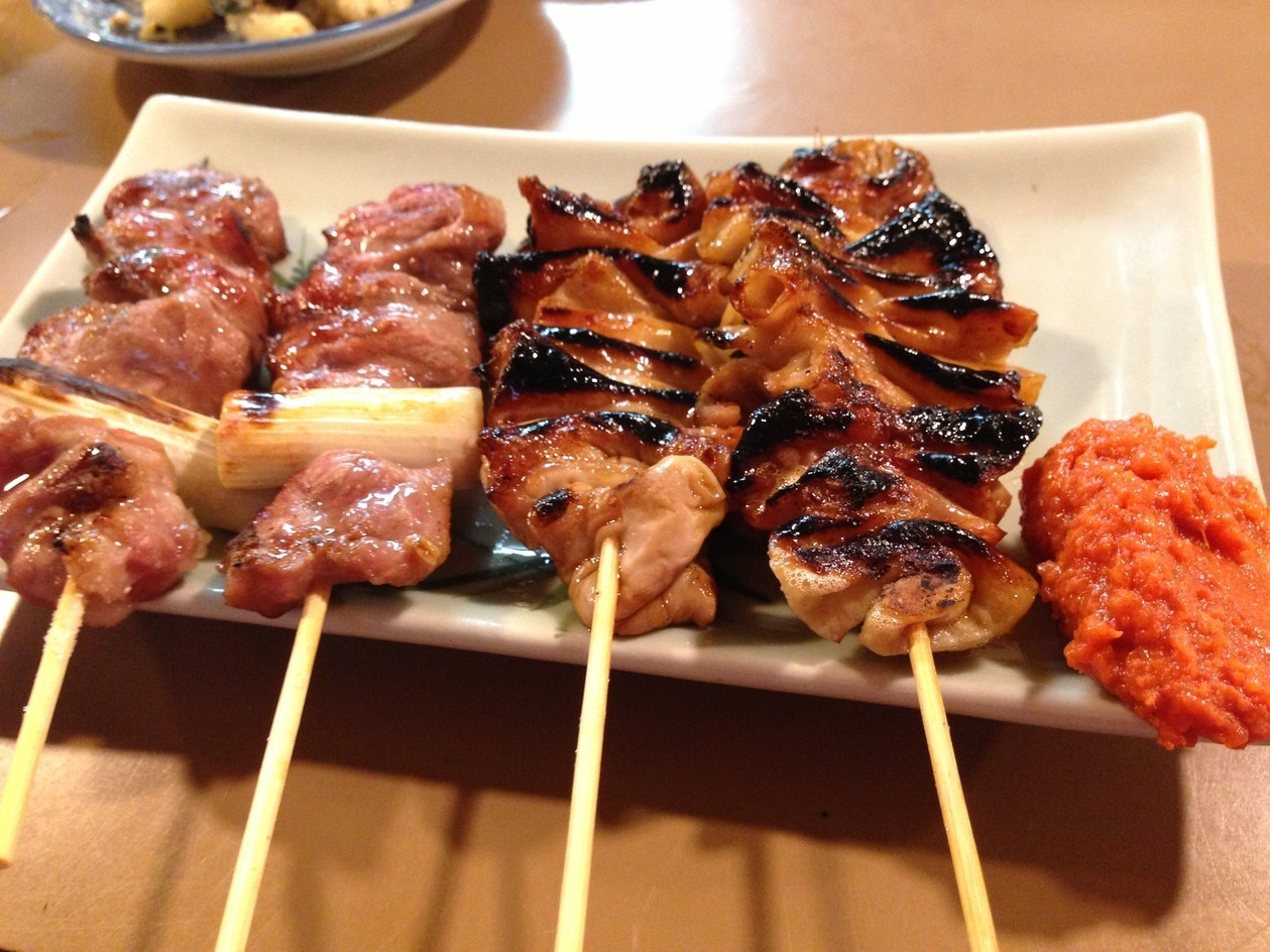 「もつ焼き　ウッチャン　新宿思い出横丁」料理 946659 シロ＆カシラ
